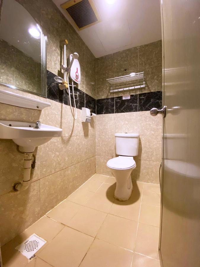 Mr Hotel Nusa Bestari Skudai Dış mekan fotoğraf